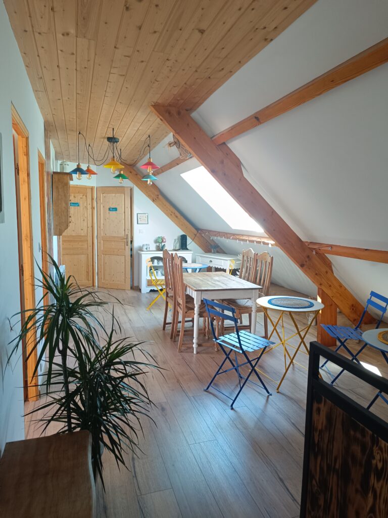 Chambre d'hôte Au pied de la colline" Alembon Espace repas